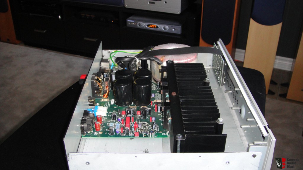 216605-pair_of_arcam_fmj_p1_monoblocks.jpg