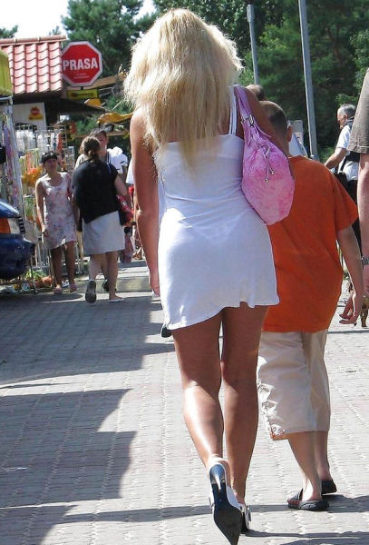 seethrough_clothes_are_every_guys_dream_640_16.jpg