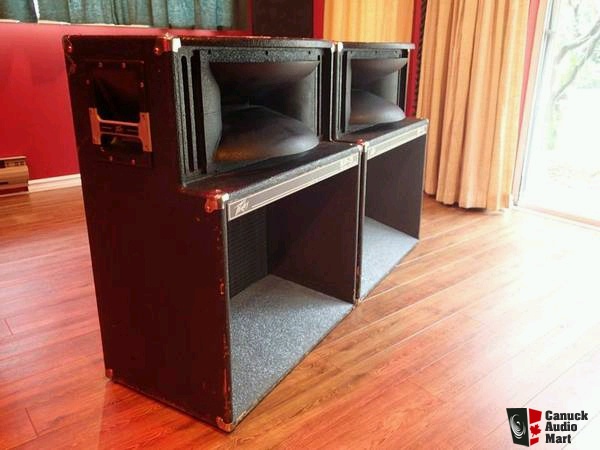 675458-pro_peavey_sp3_pa_speakers.jpg