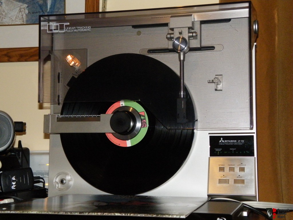 395103-mitsubishi_lt5v_vertical_linear_tracking_turntable.jpg