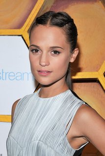 Alicia Vikander.jpg