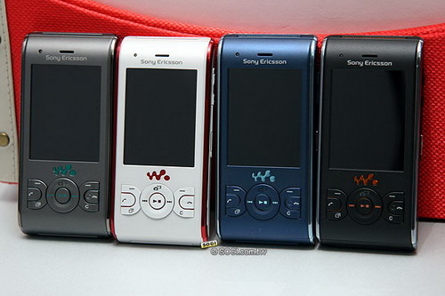 sonyericsson-w595-lava-black-01.jpg