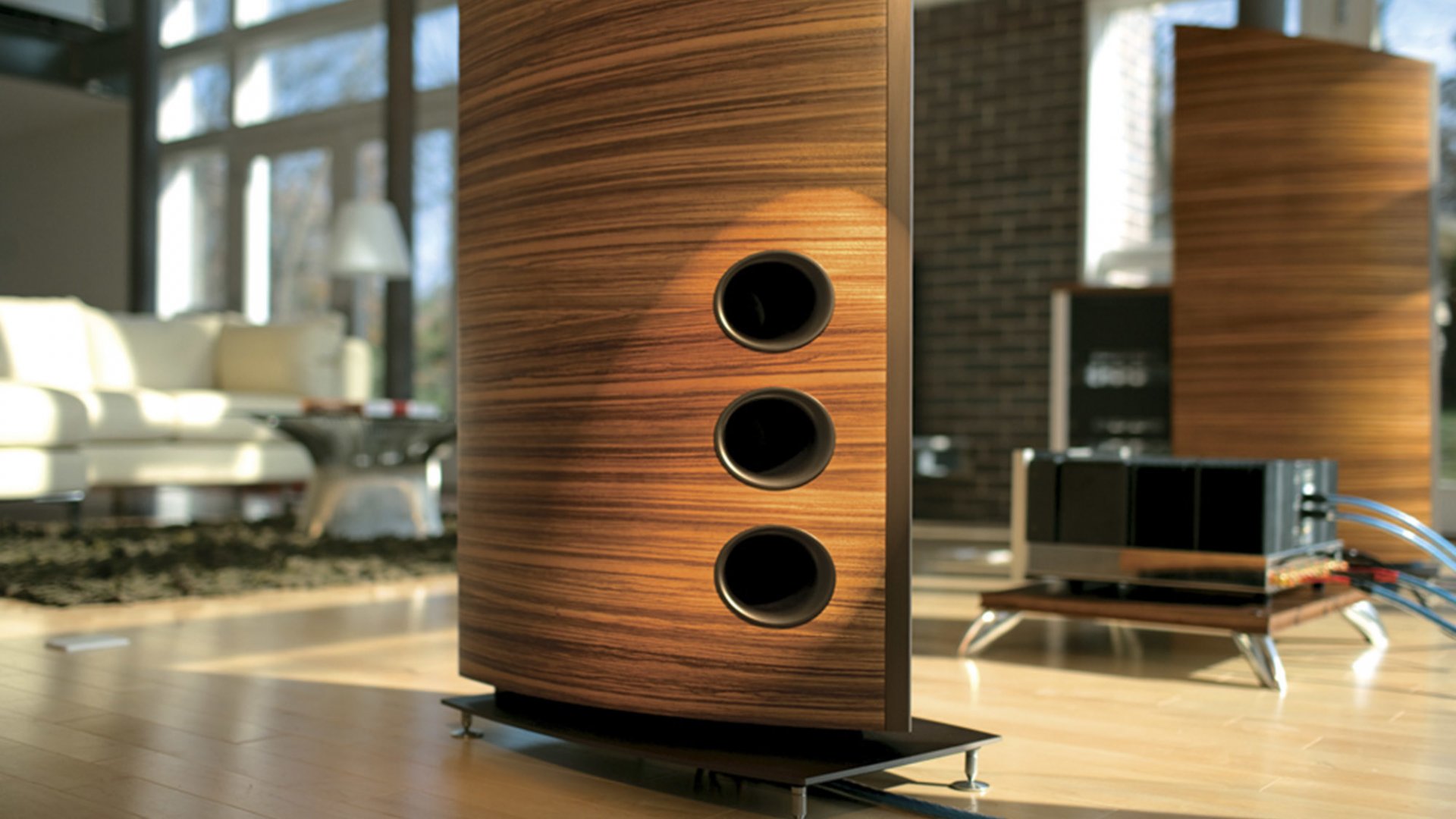 Klipsch-Palladium-Series-Floorstanding-2.jpg