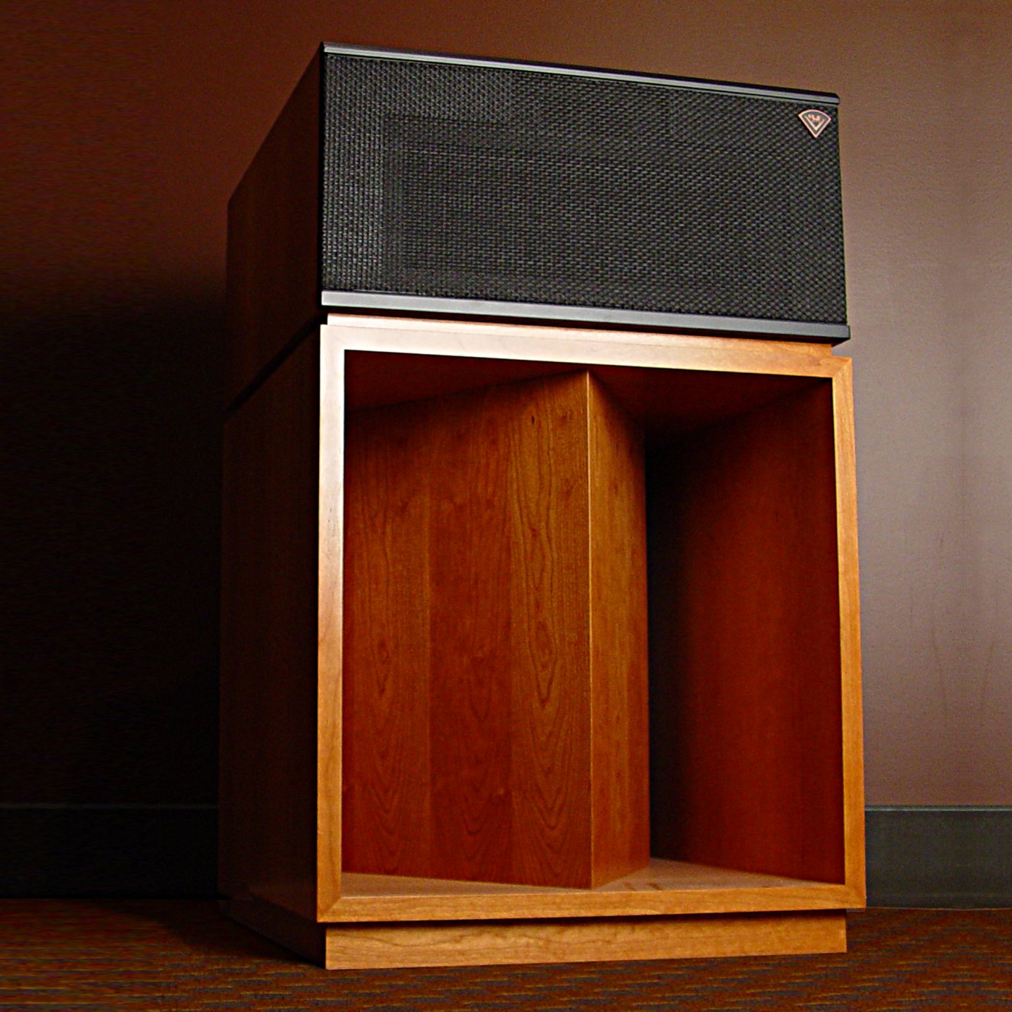 Klipsch_LaScala_II_Lifestyle.jpg