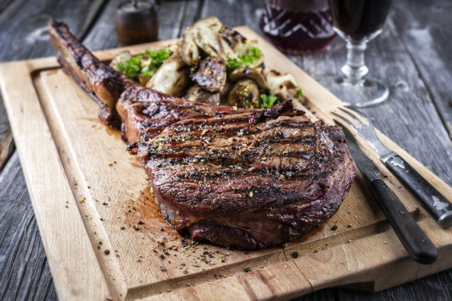 tomahawk-steak-900x600.jpg