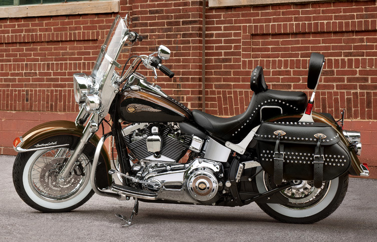 h-d-heritage-softail-classic-110-th-2013-700px.jpg