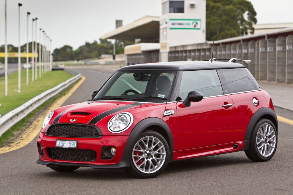 the-mini-john-cooper-works-challenge-edition-revealed-15819_1.jpg