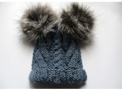 crochet_girl_hat_with_double_pom_pom_by_plegmeno_4118-400x300.jpg