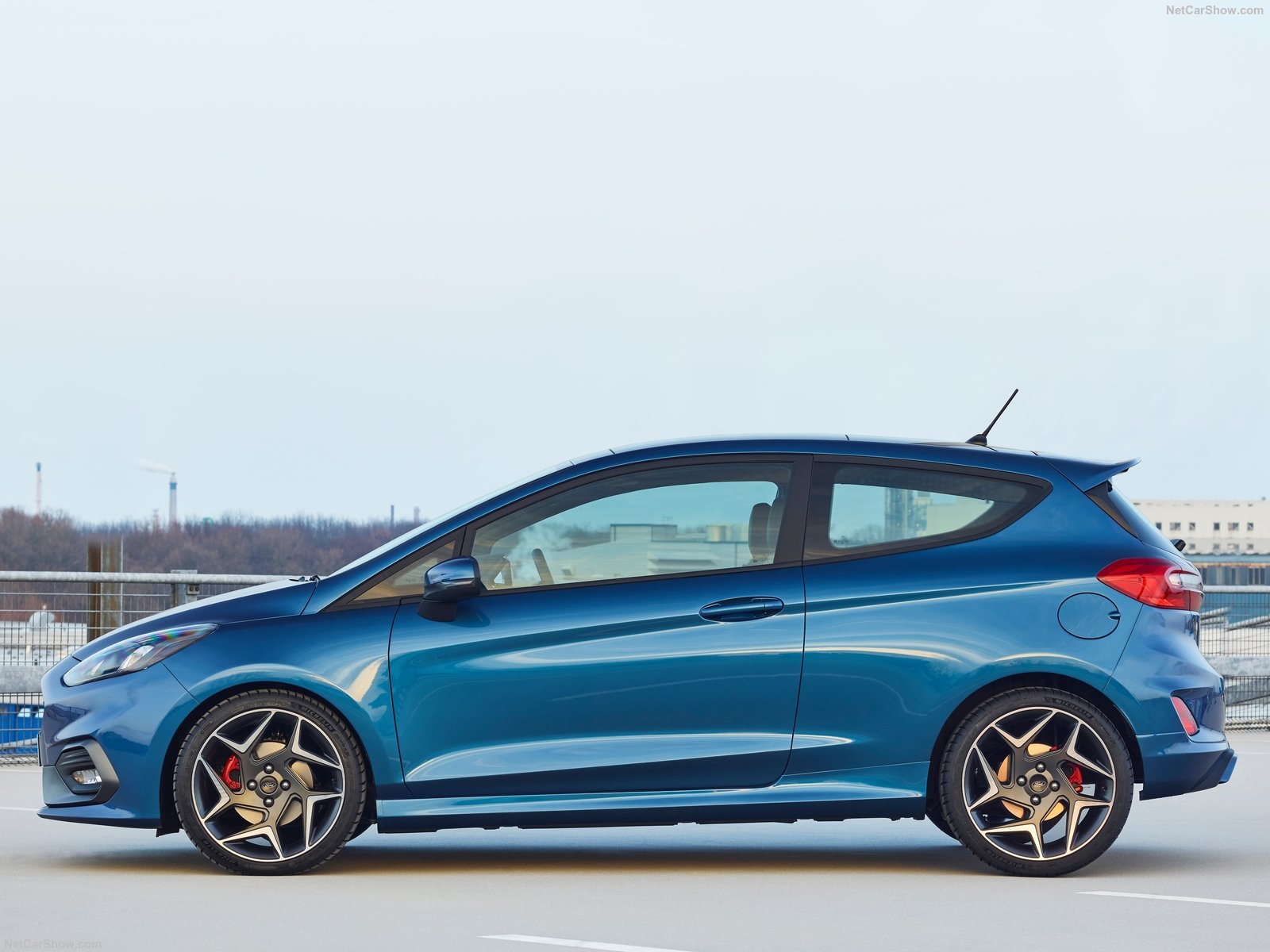 Ford-Fiesta_ST-2018-1600-4b.jpg