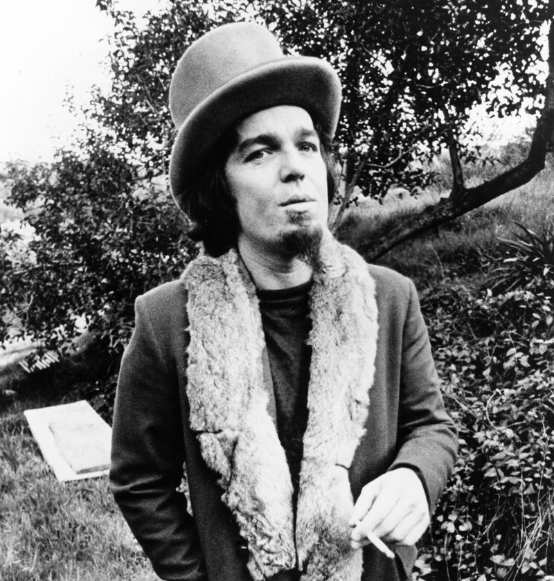 captain-beefheart_custom-e687671b2bd839c4dbb1cfd2d76ff98b7ec906b6-s800-c85.jpg