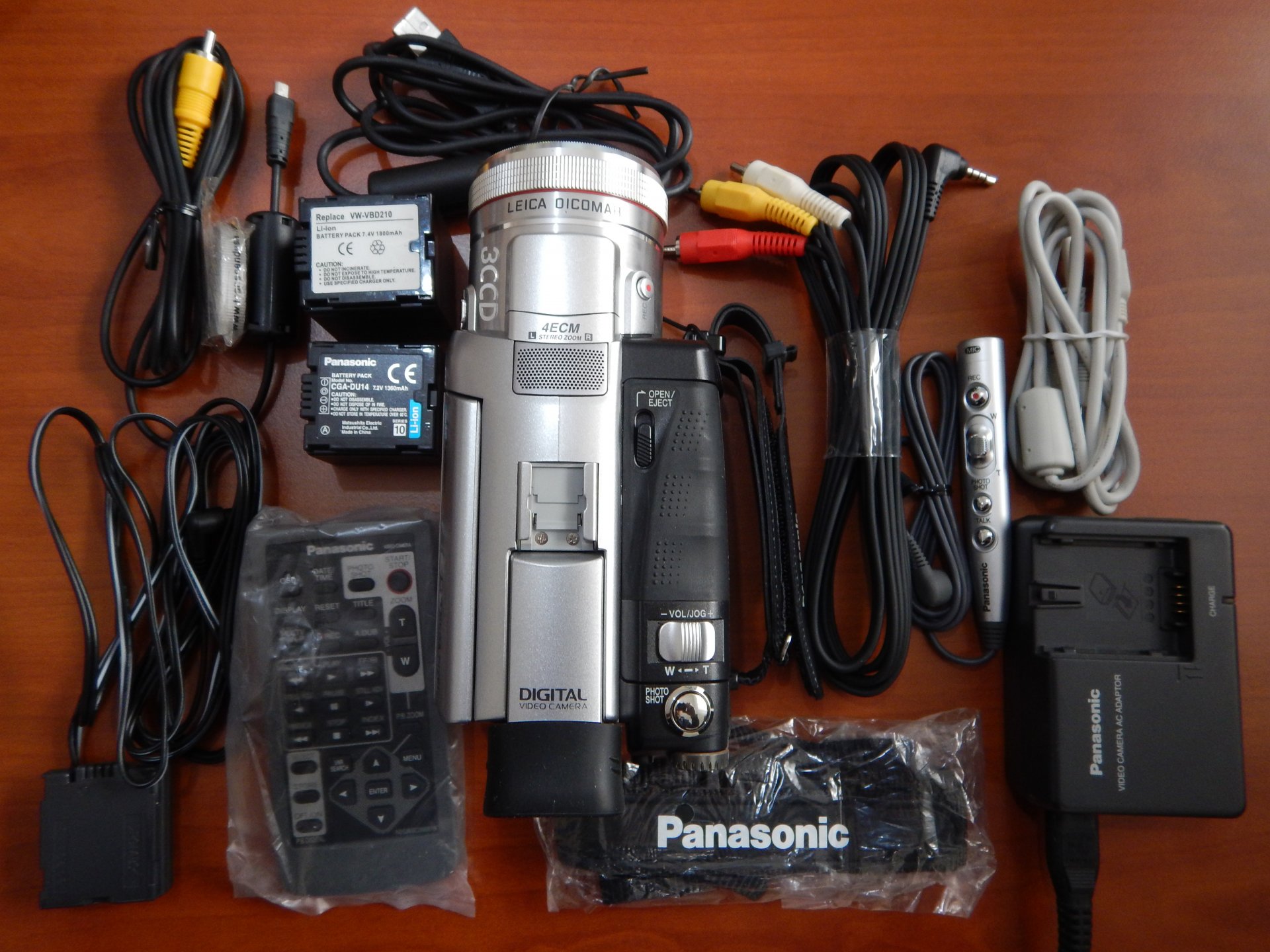 Ευκαιρία - Πωλείται συλλεκτική Panasonic NV-GS400 | AVsite