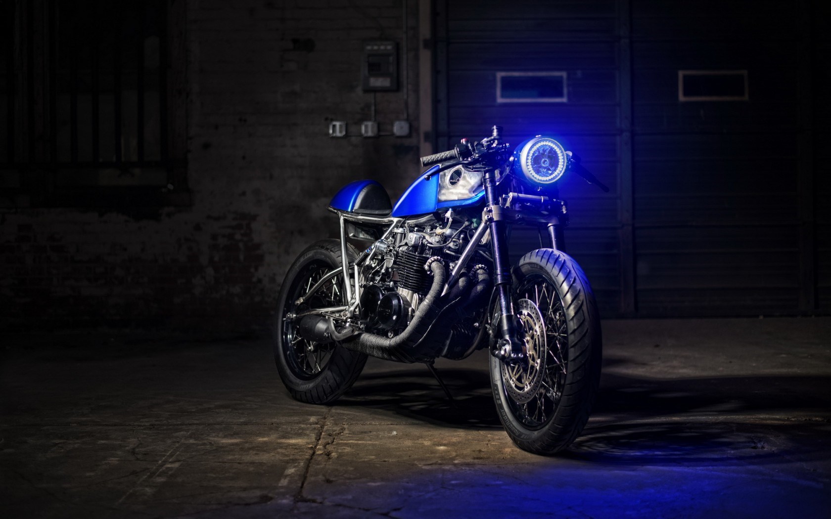 7018805-honda-motorcycle-retro.jpg
