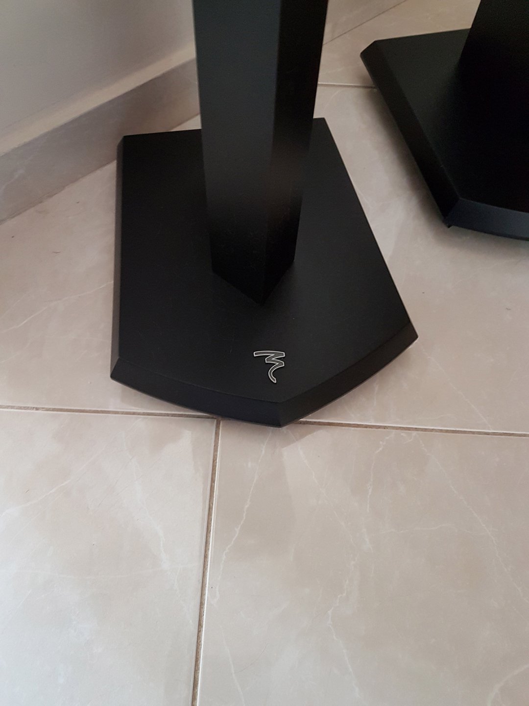 03_Speaker-Stands.jpg