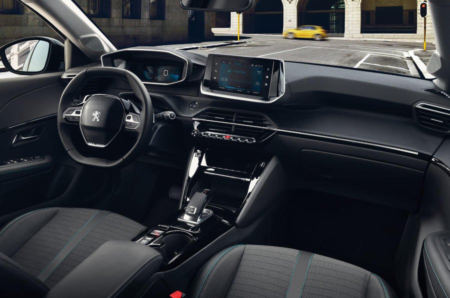 2019_peugeot_208_dashboard.jpg