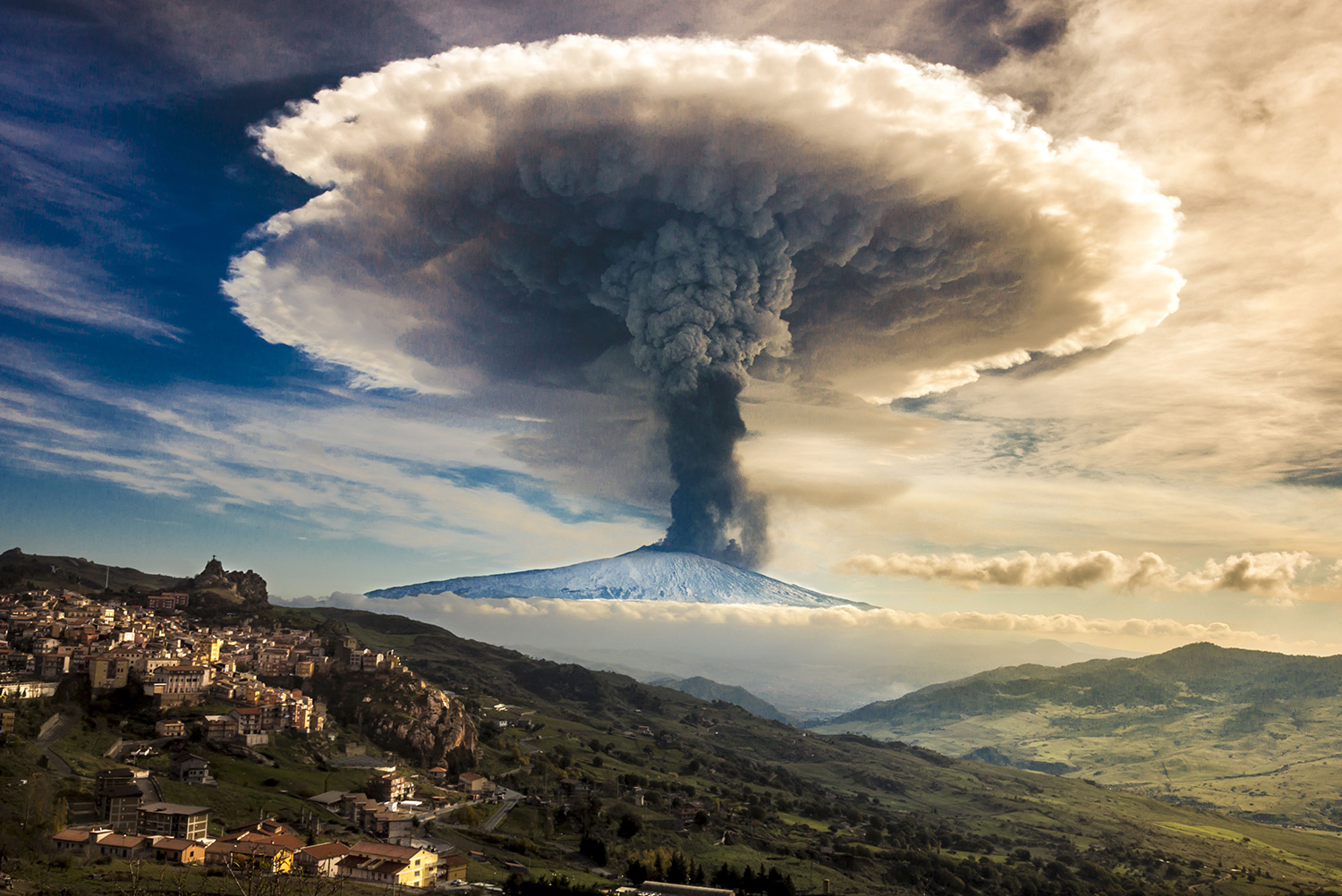 Mount-Etna-in-Sicily-Italy-HD-Photo-6.jpg