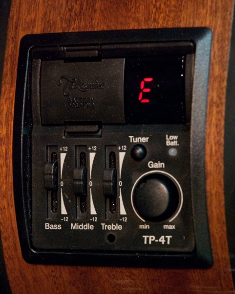 guitarra-electroacustica-takamine-gc1ce-nat-D_NQ_NP_465601-MLU20352897138_072015-F.jpg