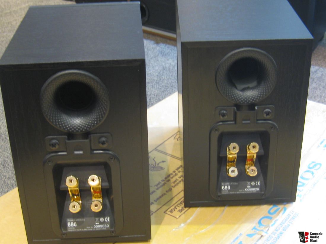 1530967-bampw-686-bookshelf-speakers.jpg