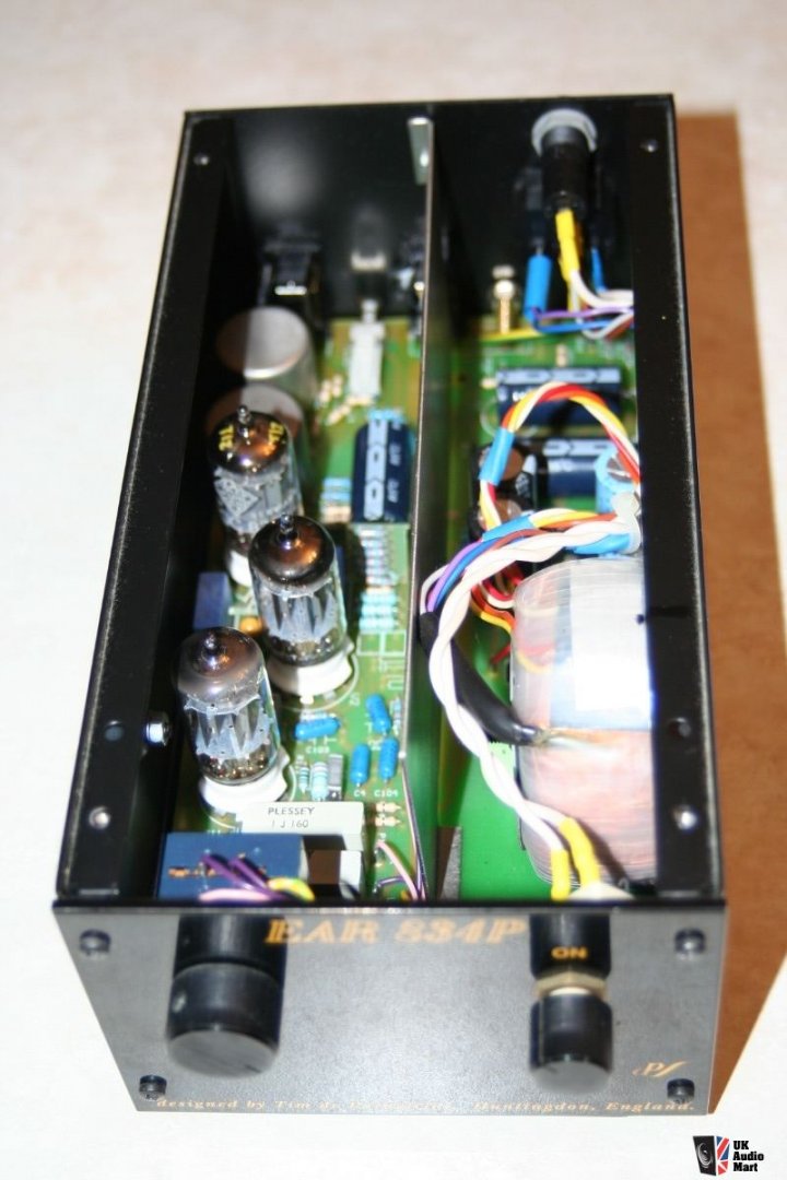 2119077-ear-834p-phono-preamp-vacuum-tube.jpg