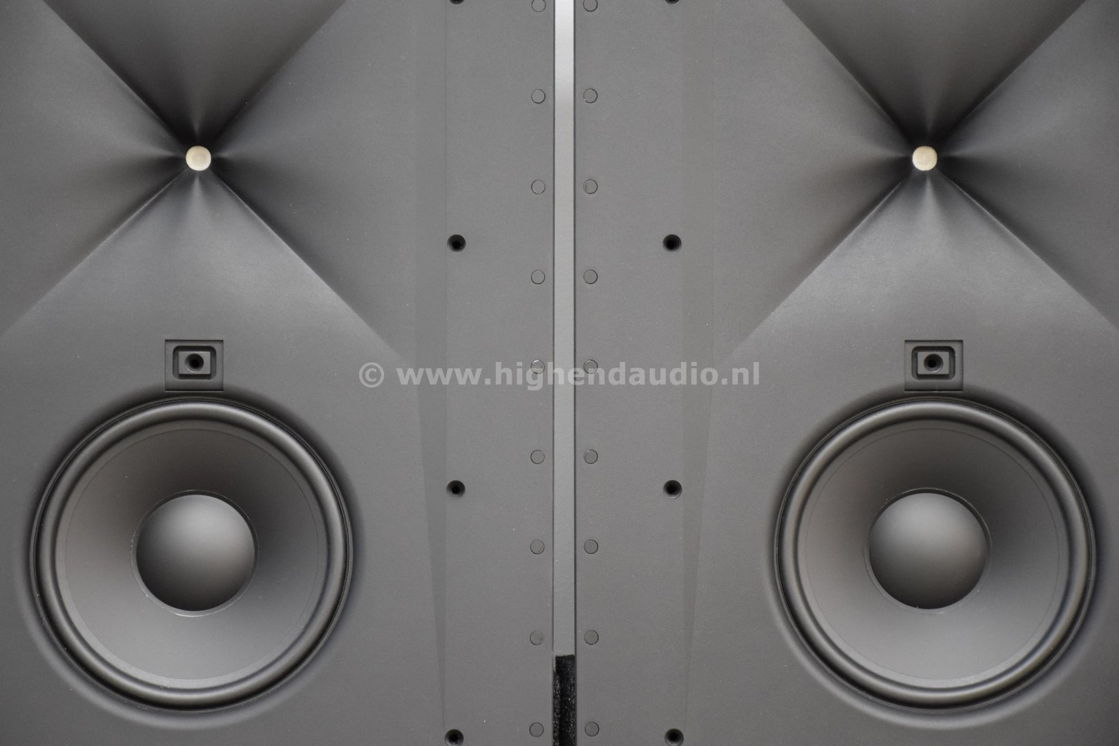 JBL-Synthesis-Surrounds-SCL4-drivers_wm.jpg