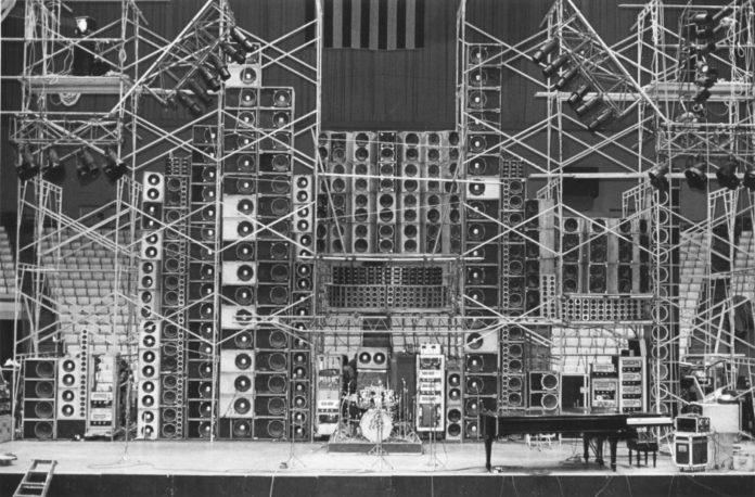 why-the-grateful-dead-wall-of-sound-changed-music-forever-696x458.jpg