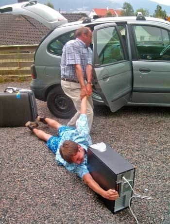 funny-picture-6601689529.jpg.a557cf5b173943a63f68be23a0ee6a7d.jpg.a6f3064dcd007d1fd641b06363ee...jpg