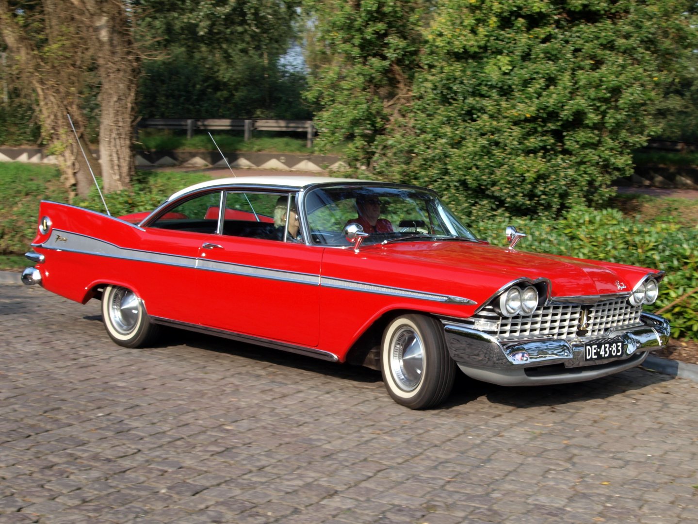 1959_Plymouth_Sport_Fury_photo-13.jpg