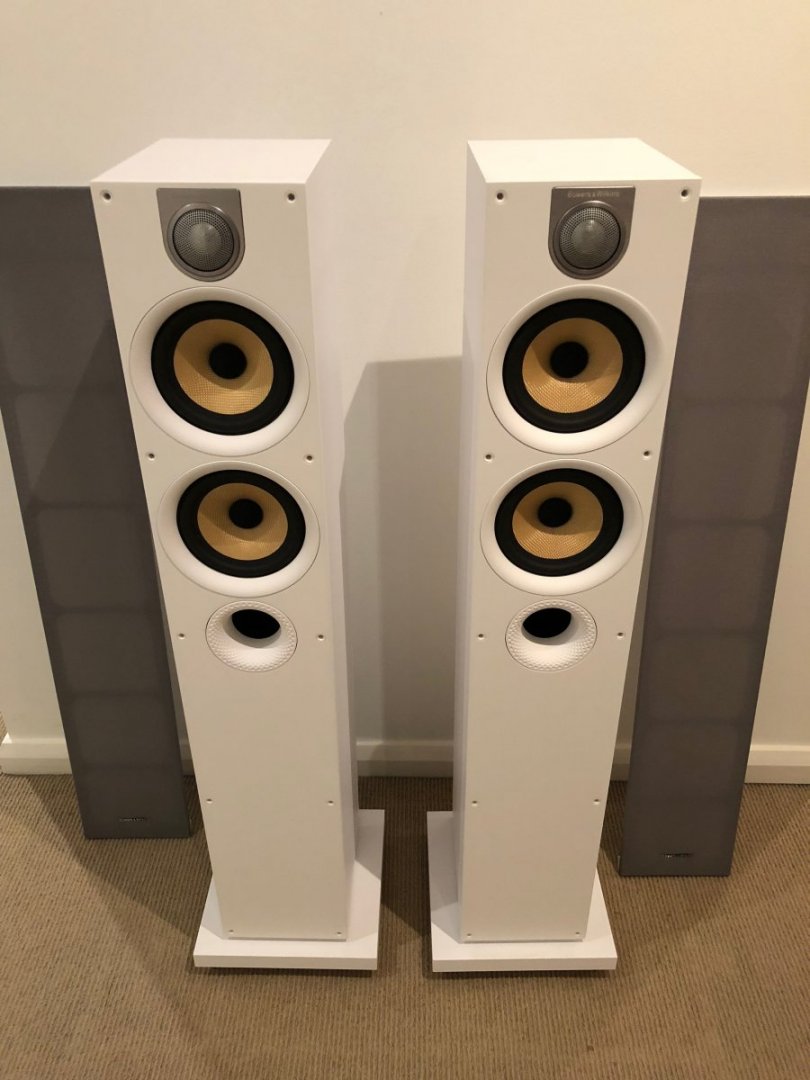 b&w 684 s2.jpg