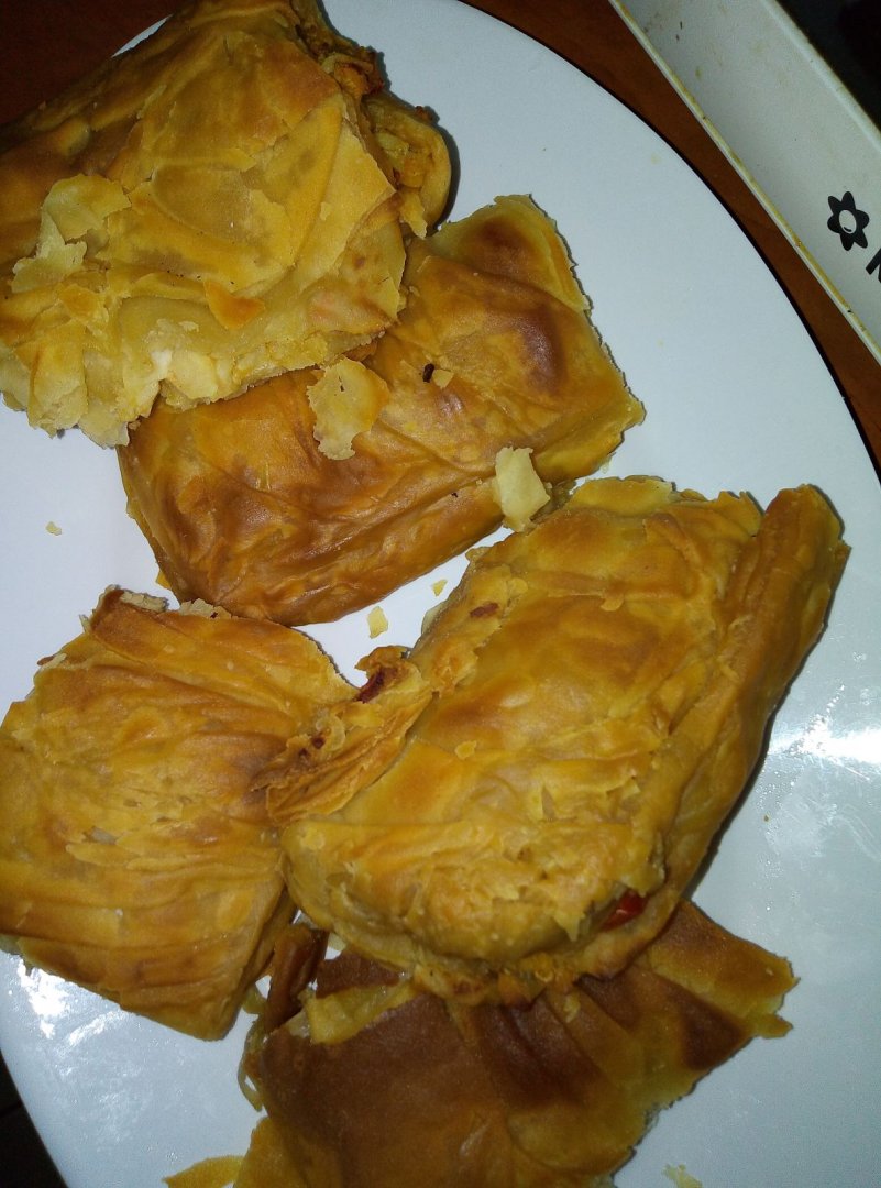 IMG-f7137af43d54cd686523f700c09cb630-V.jpg