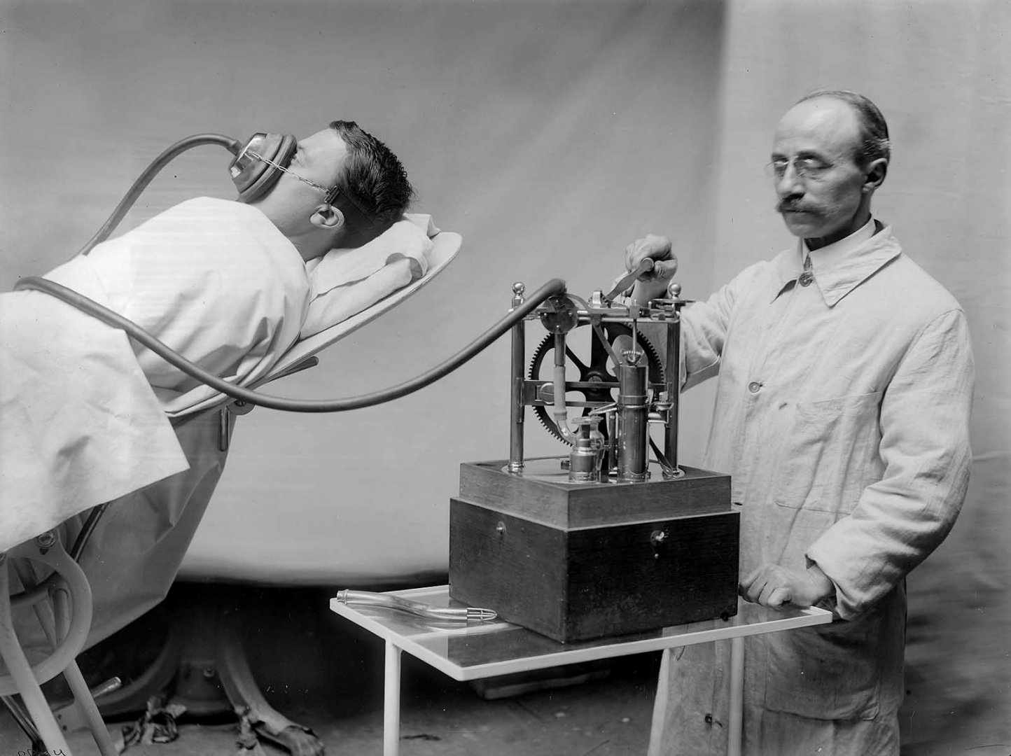 Bizarre_medical_treatments_ (18).jpg