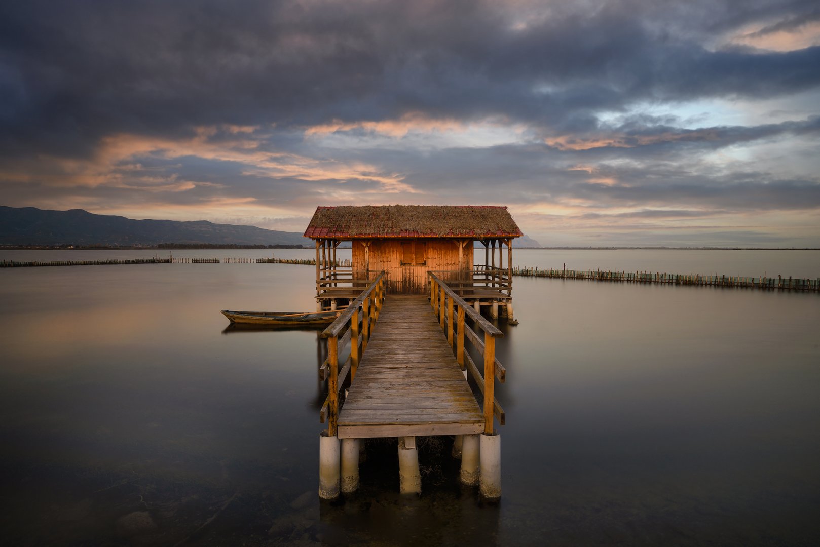 The_Lonely_Hut_in_the_Lake_2022_Edit_DSC3735.jpg