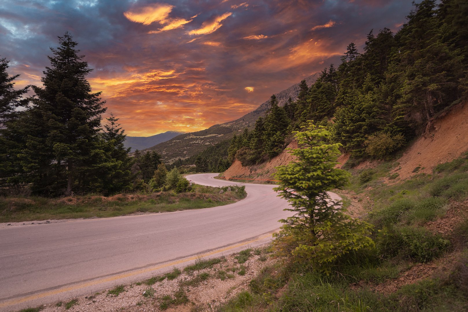 Curvy_Roads_of_Stymfalia_2022_Edition_Sunset_Spectacular_Pack_1_1080p_DSC9714.jpg