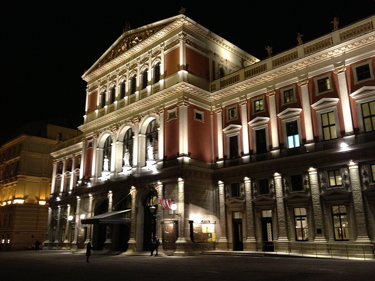 The_Wiener_Musikverein_(8336449001).jpg