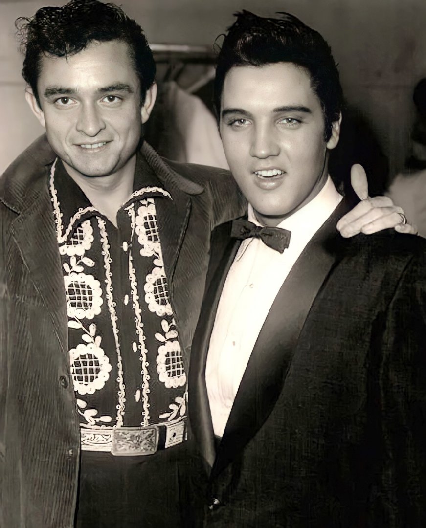 2-1957-Elvis-and-Johnny-Cash.jpg