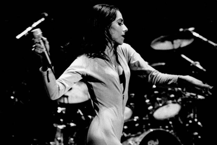 2014PJHarvey_Getty74304662_131014-1-696x464.jpg