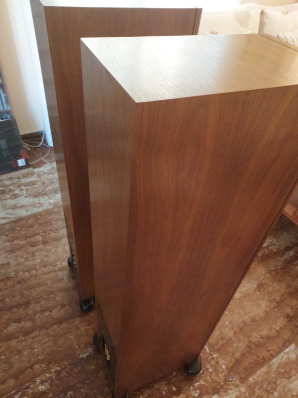 side1.jpg