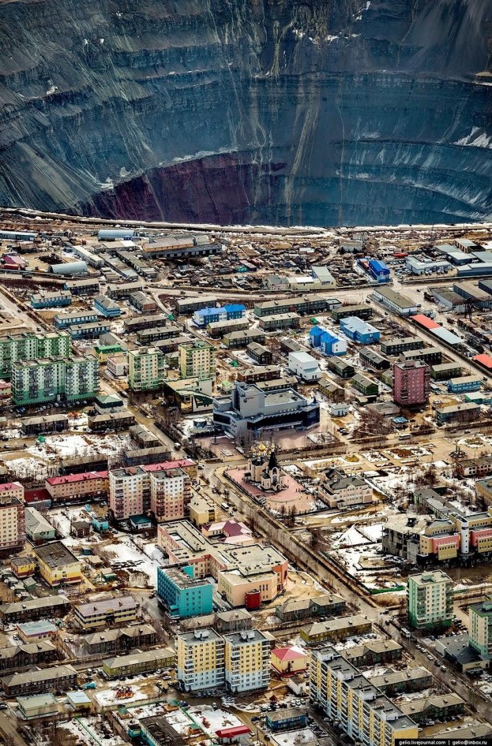 06-Mirny-Diamond-Mine.jpg