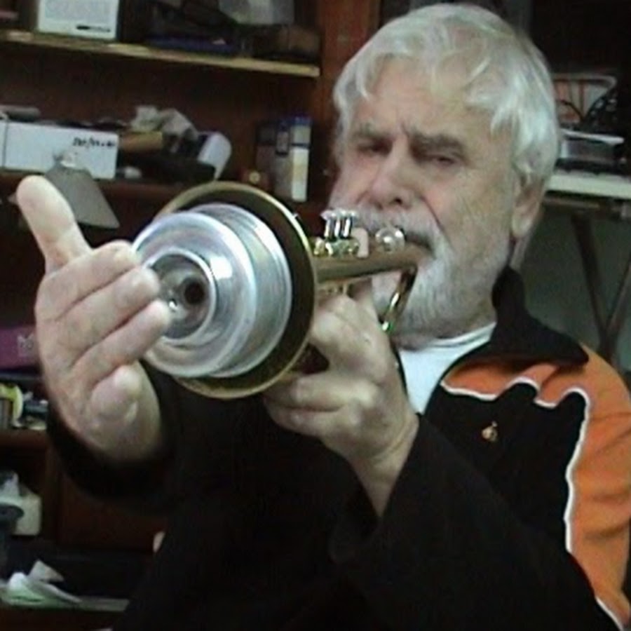 στεφανος τρομπετα σουρντίνα.jpg