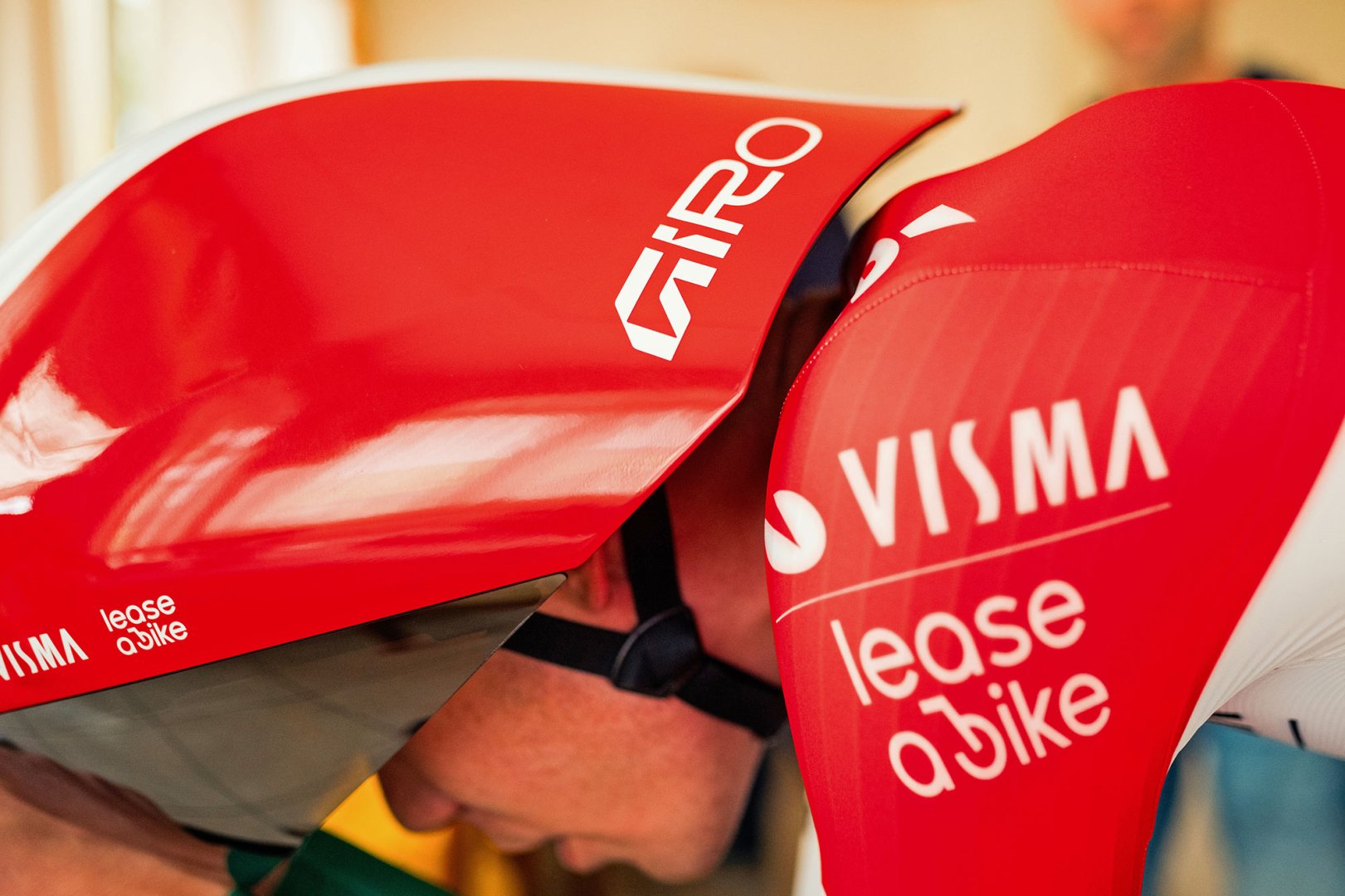 Giro-Aerohead-2-prototype-aero-TT-helmet-raced-by-Team-Visma-at-Tirreno-Adriatico_rear-close-u...jpg
