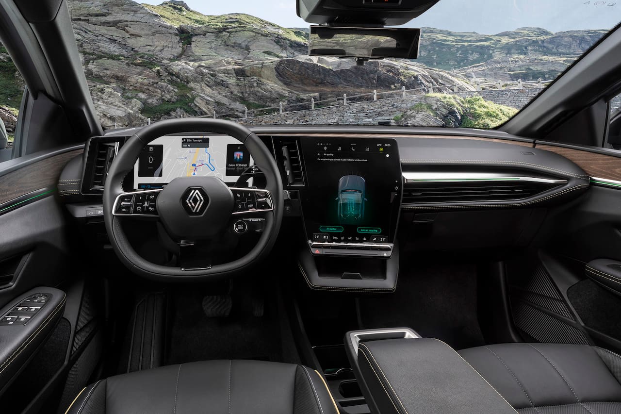 Renault-Megane-E-Tech-Electric-interior-dashboard.jpg