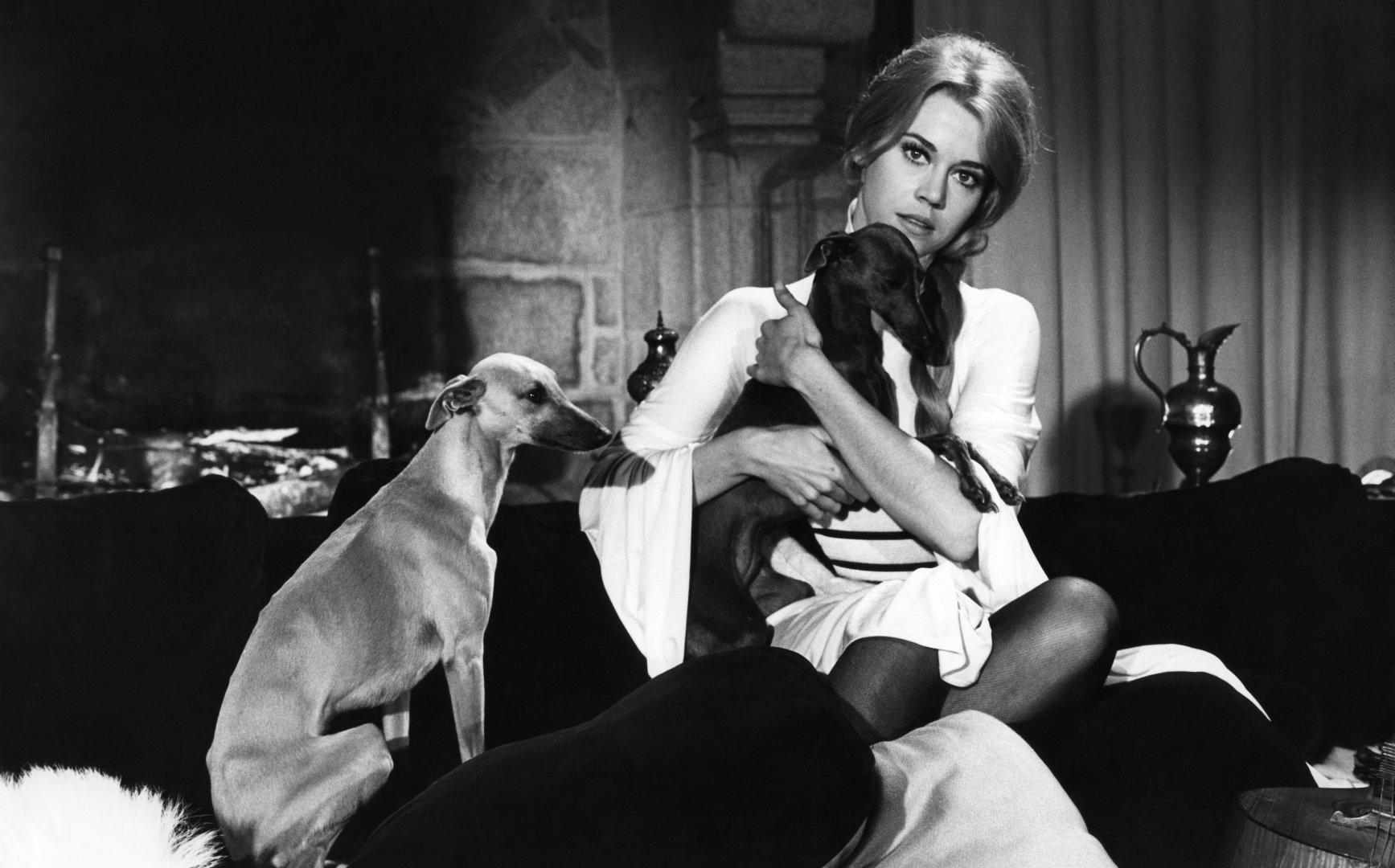 53384-portrait-de-jane-fonda-en-1967.jpg