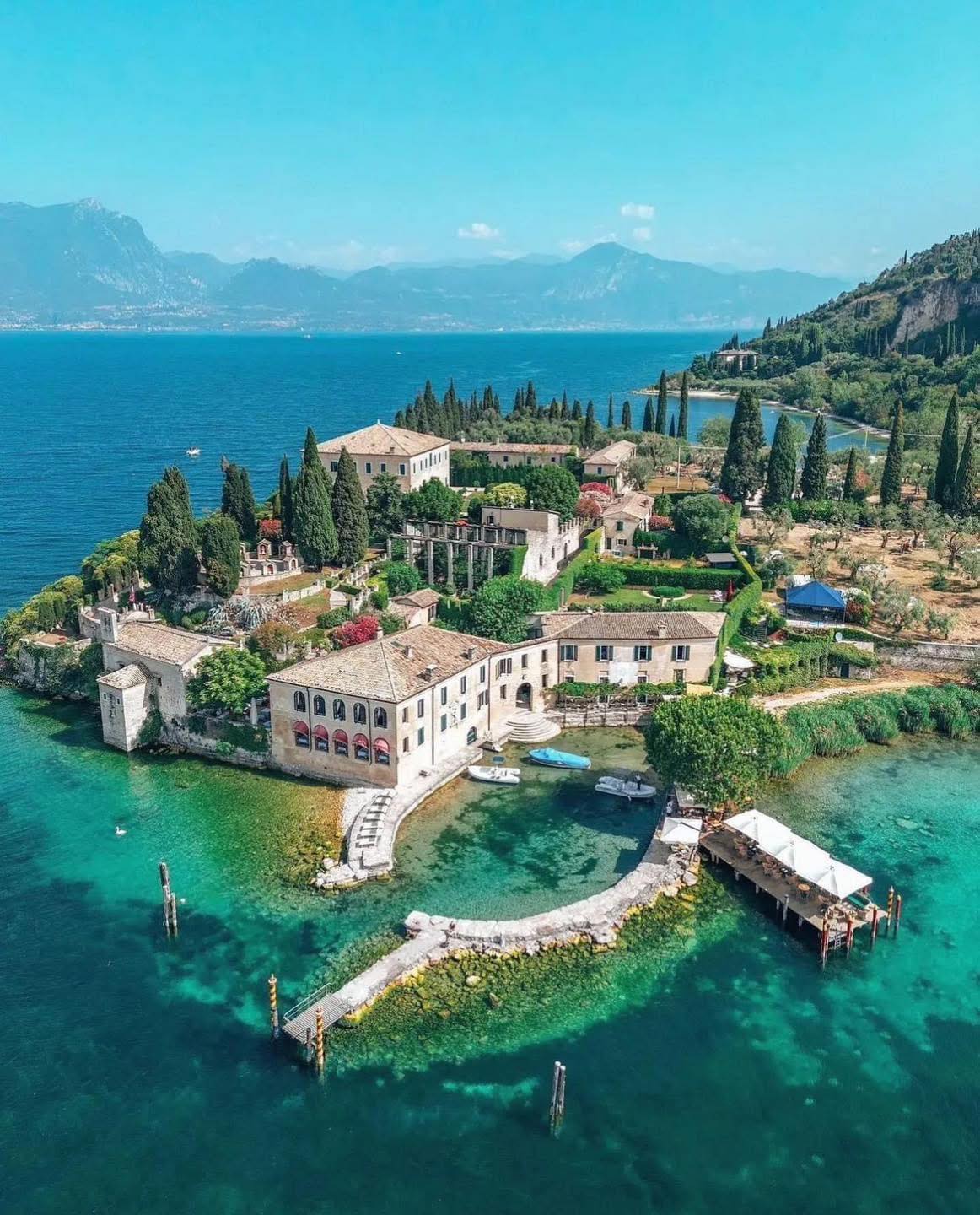 Punta San Vigilio , Italy@maarrcc.jpg