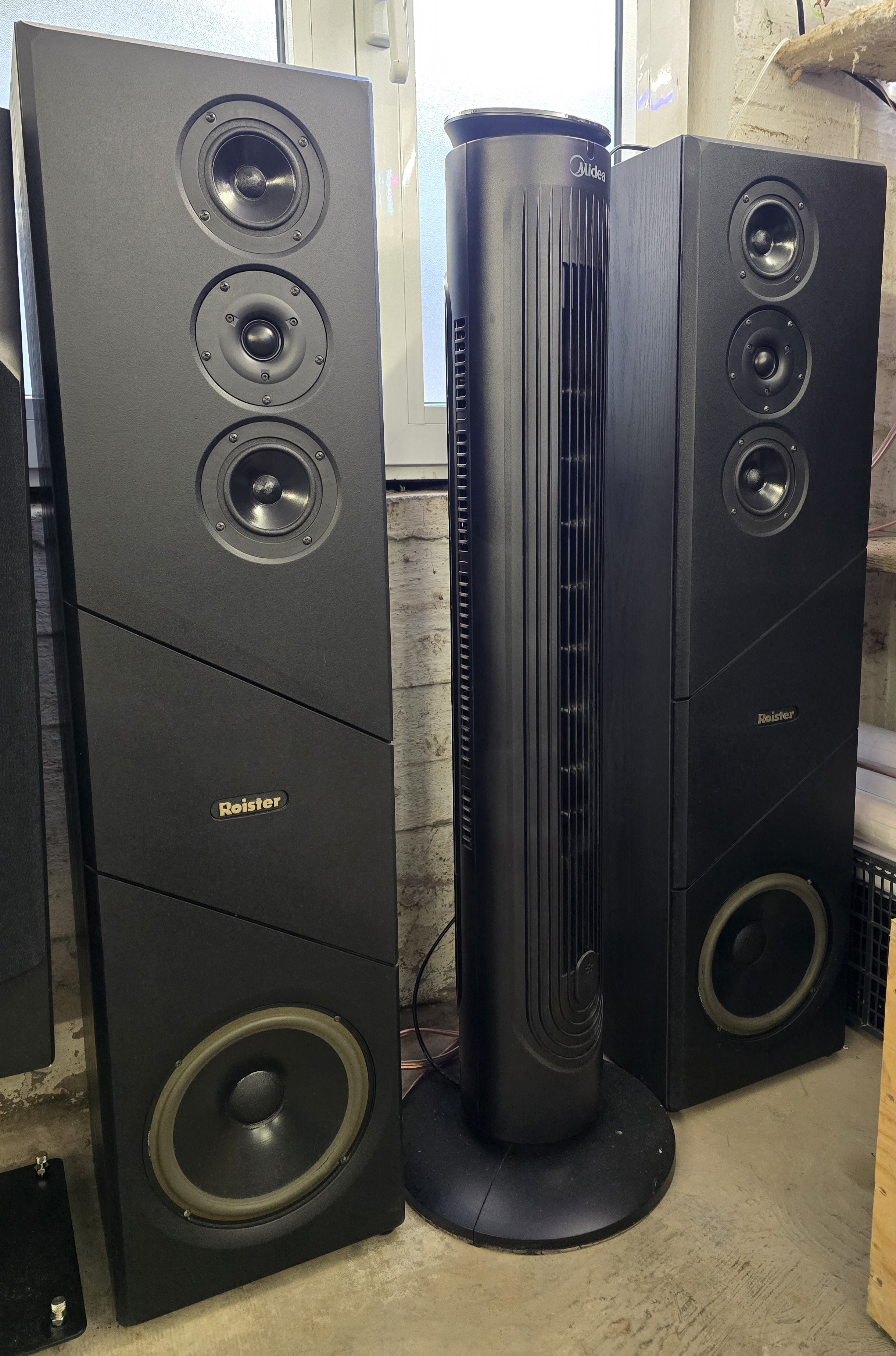 Roister Steles 1.jpg