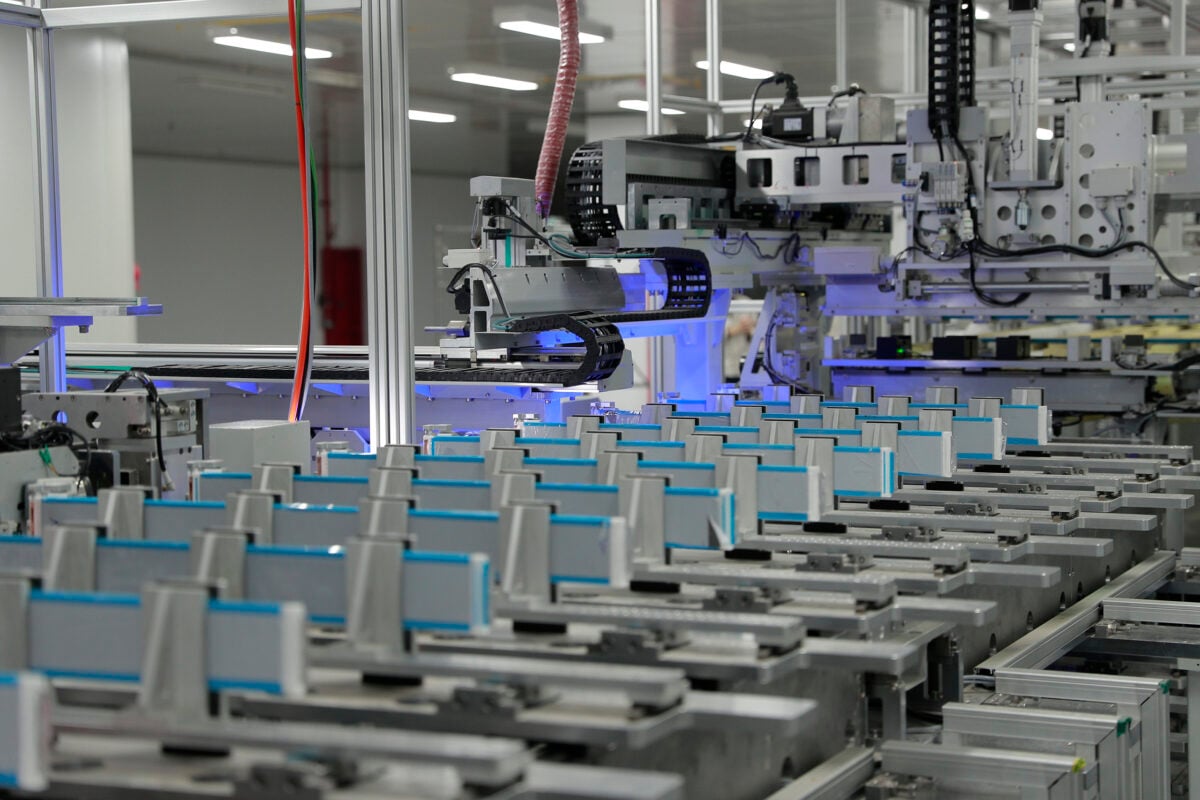 www.energy-storage.news