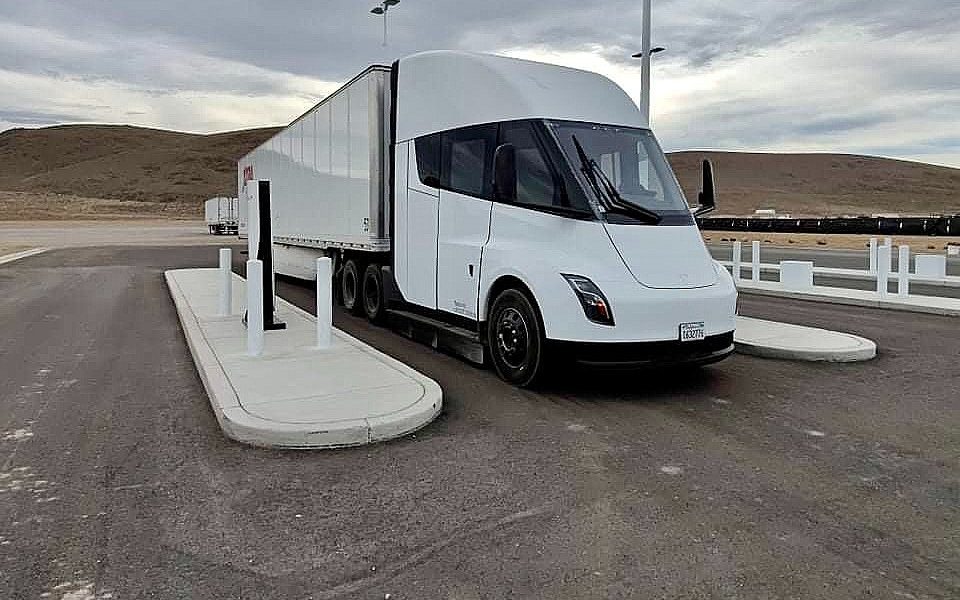 www.teslarati.com