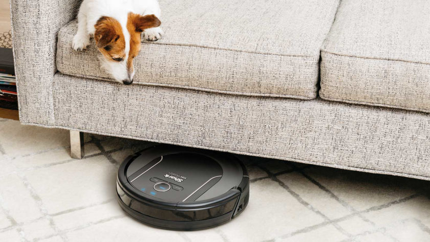 robot vacuum - Θα μπορούσε η ρομποτική σας σκούπα να σας παρακολουθεί;